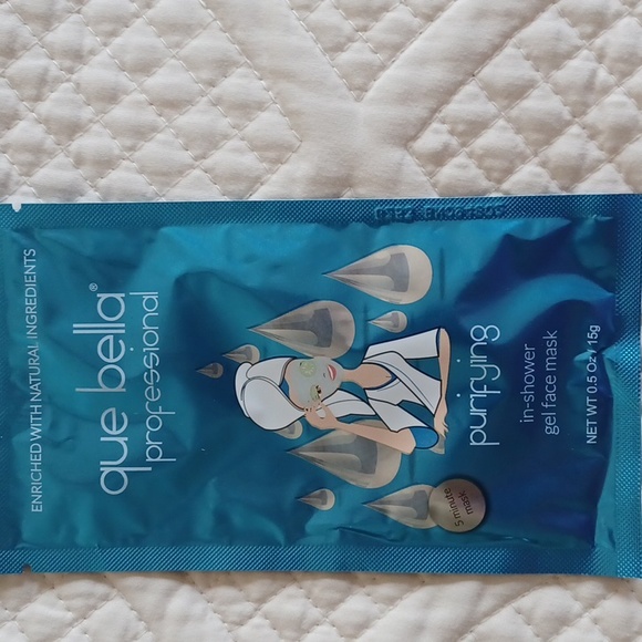 Que Bella Face Masks & Scrubs Bundle of 10 - Picture 2 of 11